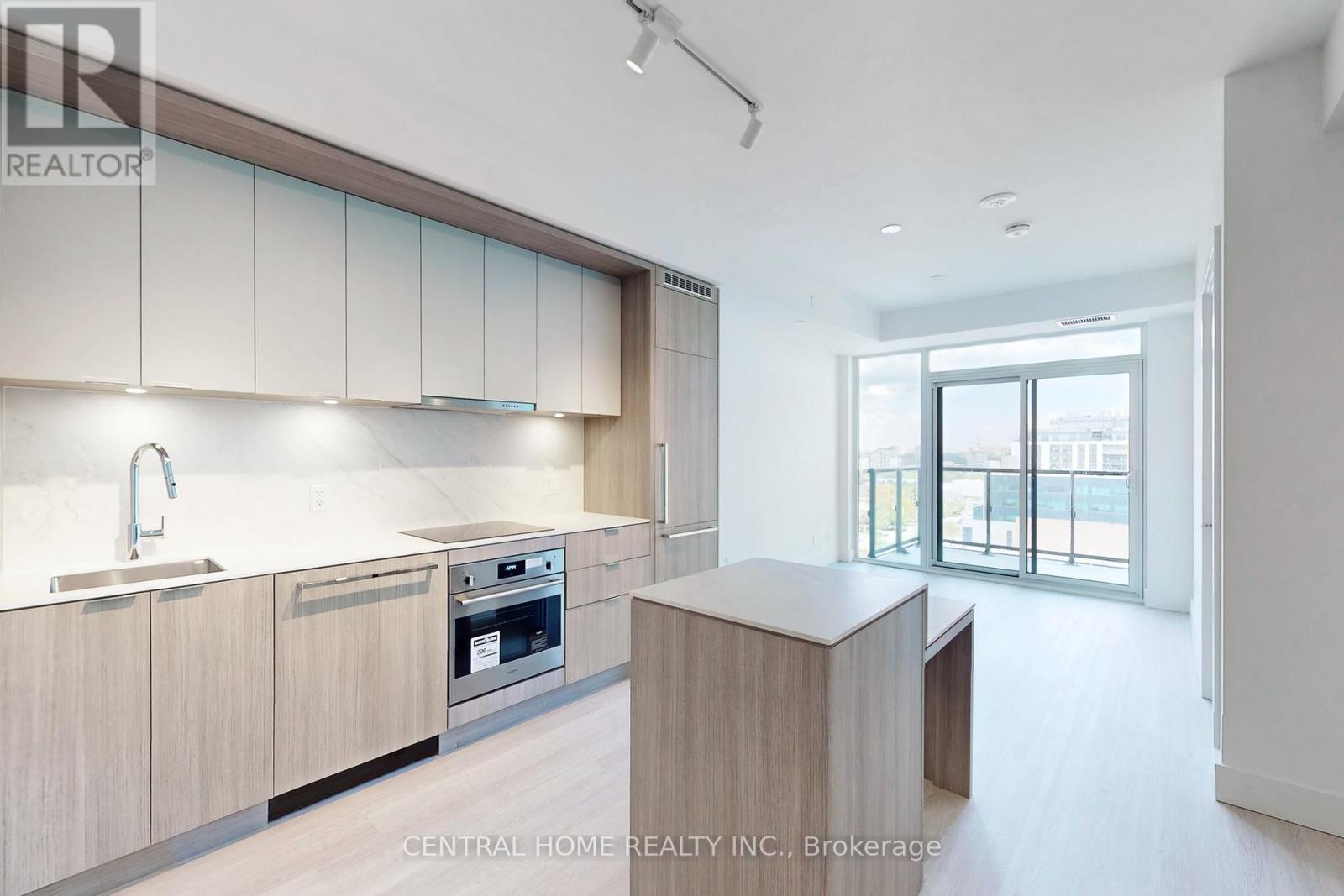 917 - 6 GREENBRIAR ROAD, Toronto, Ontario