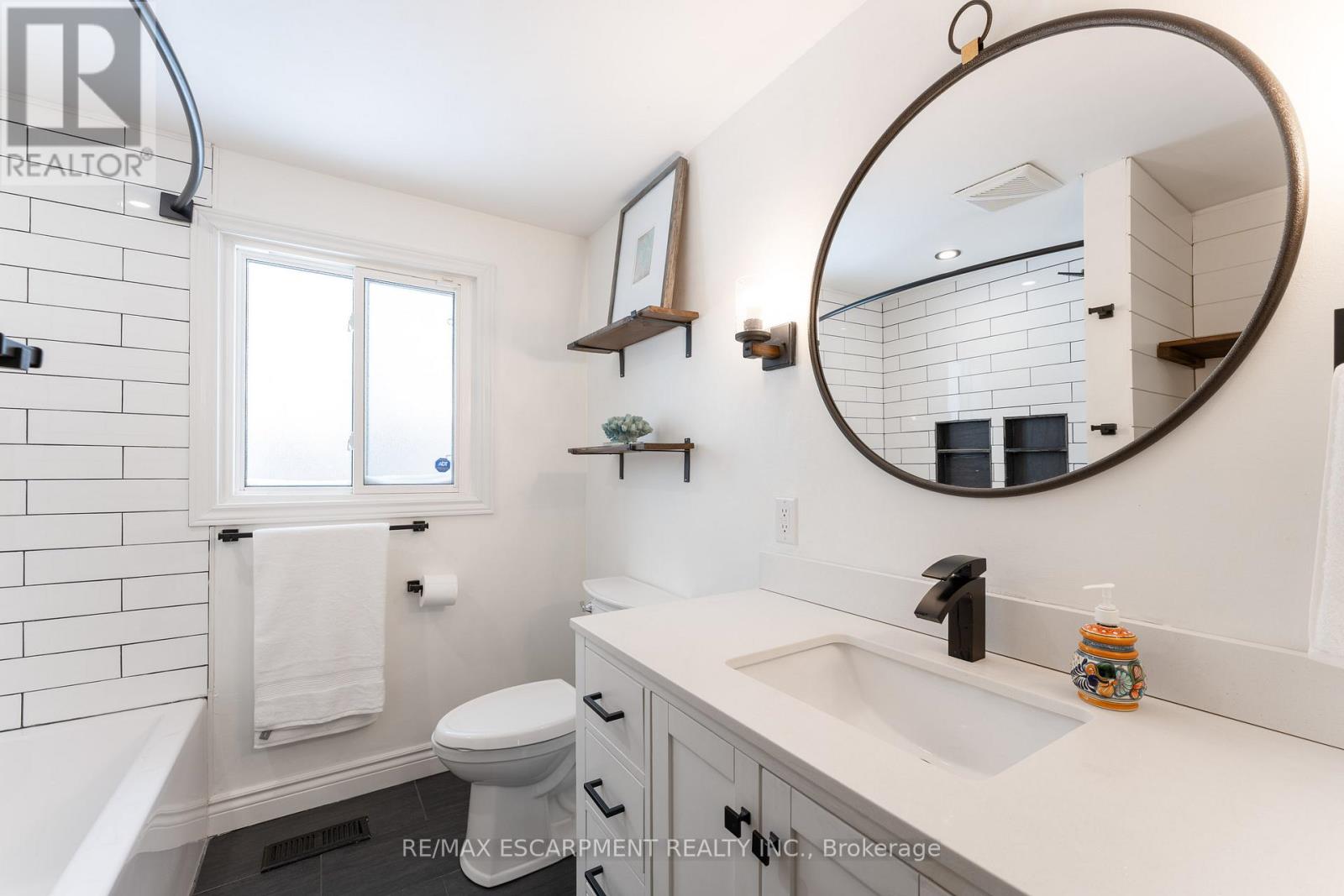 68 Gledhill Crescent, Hamilton, Ontario  L9C 6H4 - Photo 20 - X12090772