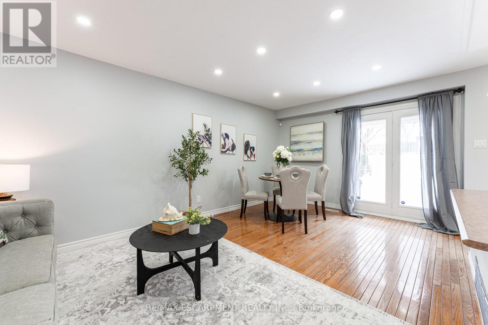 Property at 68 GLEDHILL CRESCENT image 4