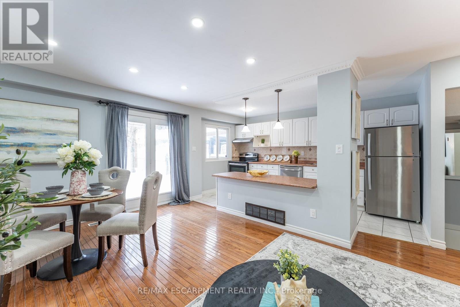 Property at 68 GLEDHILL CRESCENT image 5