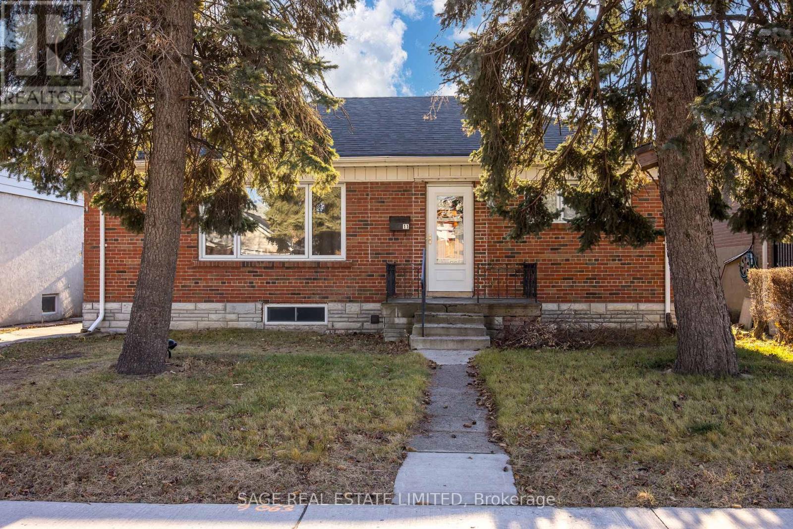 11 HORTON BOULEVARD, Toronto, Ontario