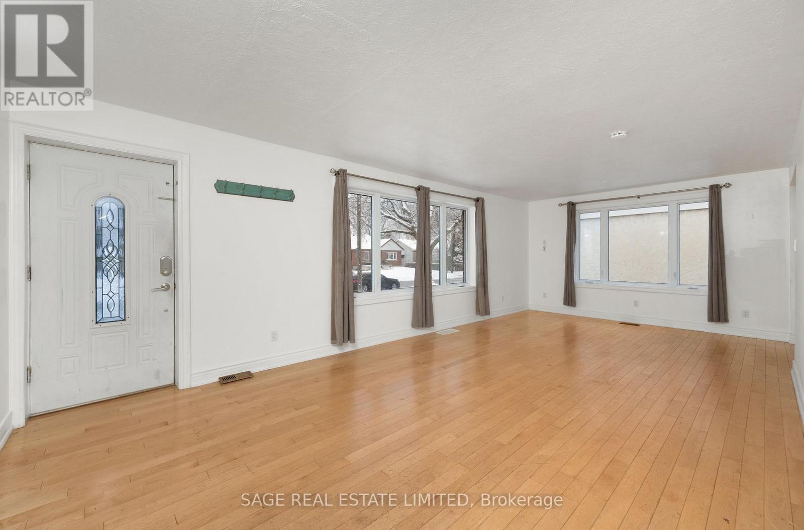 11 Horton Boulevard, Toronto, Ontario  M1J 1K7 - Photo 3 - E12176852