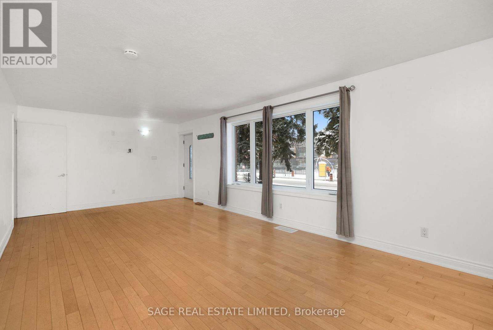 11 Horton Boulevard, Toronto, Ontario  M1J 1K7 - Photo 7 - E12176852