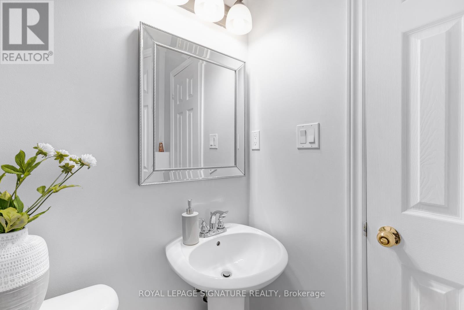 39 Divine Drive, Whitby, Ontario  L1R 2T5 - Photo 14 - E12176869