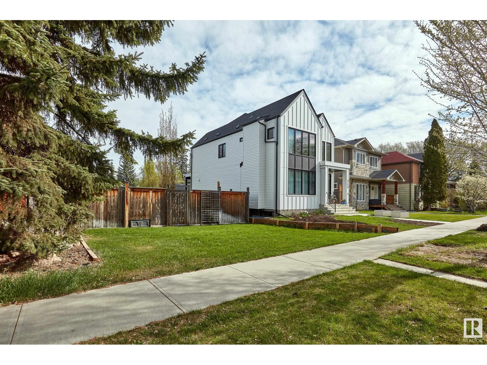 Property at 9124 78 AV NW image 5