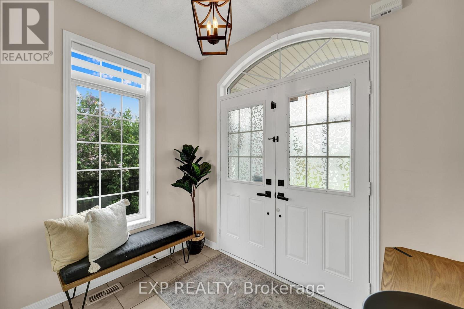 77 Catalpa Crescent, Vaughan, Ontario  L6A 0R6 - Photo 7 - N12176845