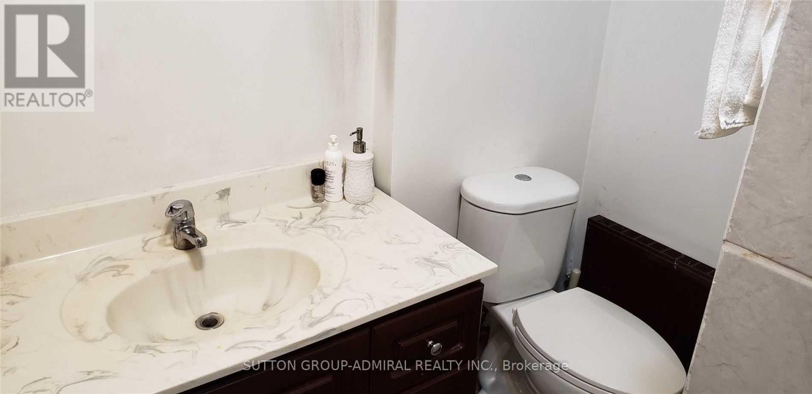 71 Spruce Avenue, Richmond Hill, Ontario  L4C 6V9 - Photo 32 - N12176928
