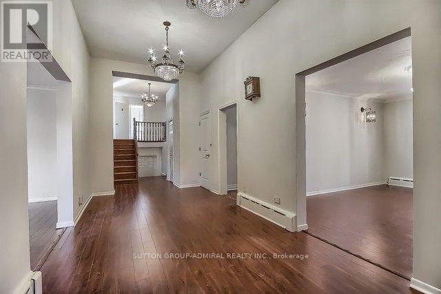 71 Spruce Avenue, Richmond Hill, Ontario  L4C 6V9 - Photo 5 - N12176928