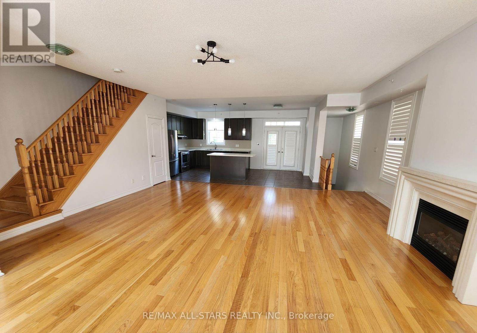 60 Cathedral High Street, Markham, Ontario  L6C 0P3 - Photo 4 - N12176951