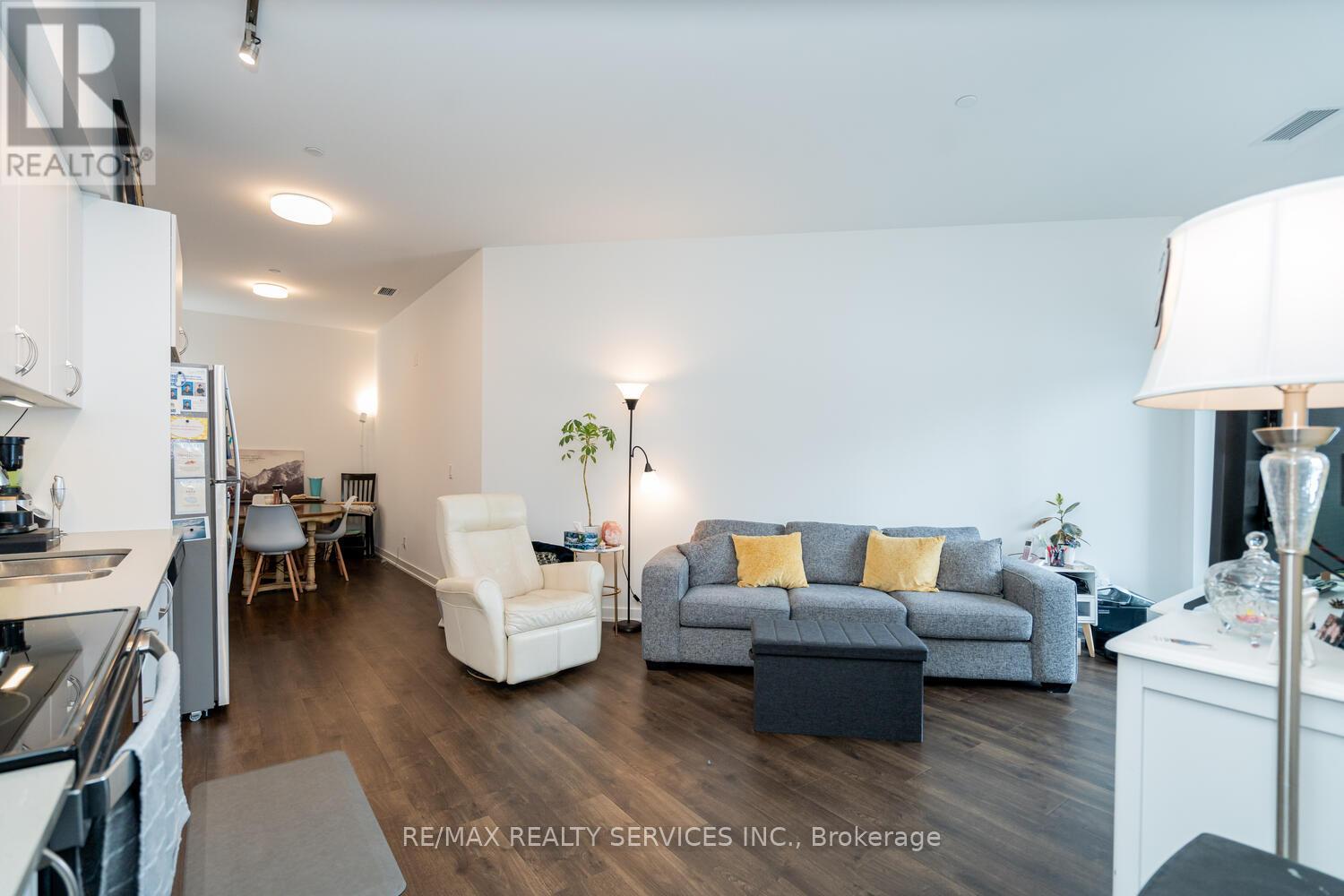 108 - 56 Lakeside Terrace, Barrie (Little Lake), Ontario  L4M 7B9 - Photo 10 - S12176902