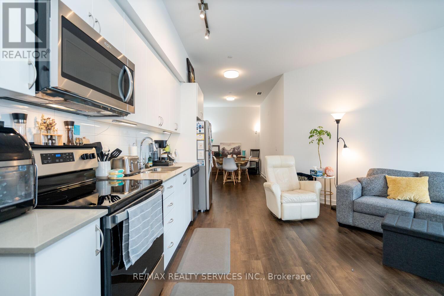108 - 56 Lakeside Terrace, Barrie (Little Lake), Ontario  L4M 7B9 - Photo 12 - S12176902