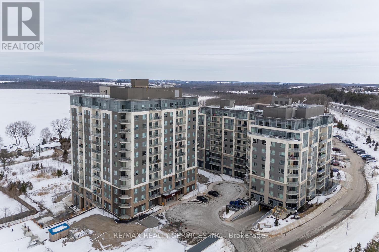 108 - 56 Lakeside Terrace, Barrie (Little Lake), Ontario  L4M 7B9 - Photo 2 - S12176902