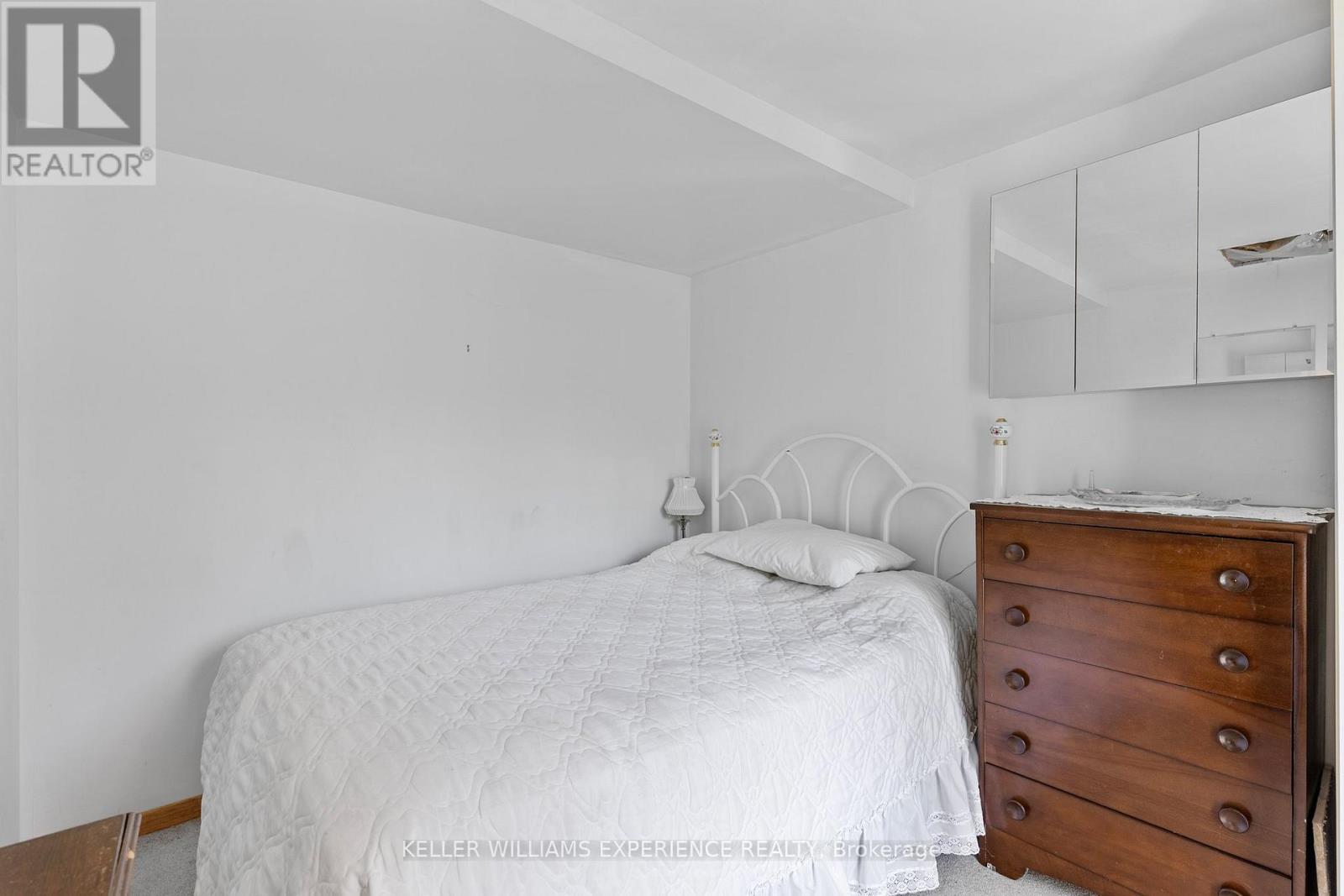 142 32nd Street S, Wasaga Beach, Ontario  L9Z 2S4 - Photo 16 - S12176909