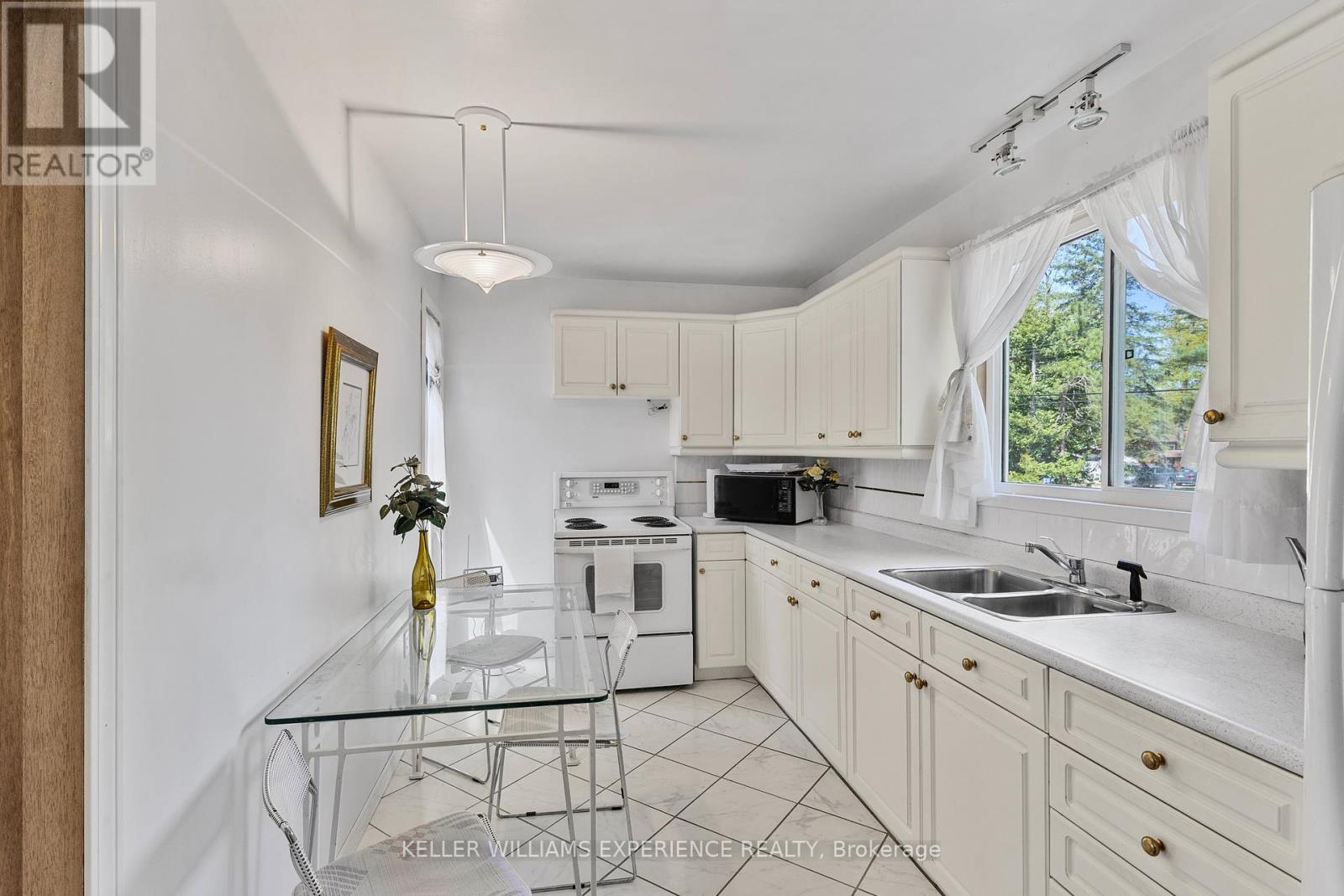 142 32nd Street S, Wasaga Beach, Ontario  L9Z 2S4 - Photo 6 - S12176909
