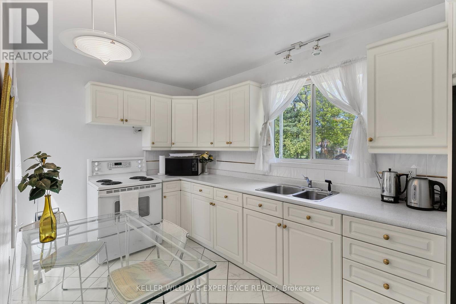 142 32nd Street S, Wasaga Beach, Ontario  L9Z 2S4 - Photo 7 - S12176909