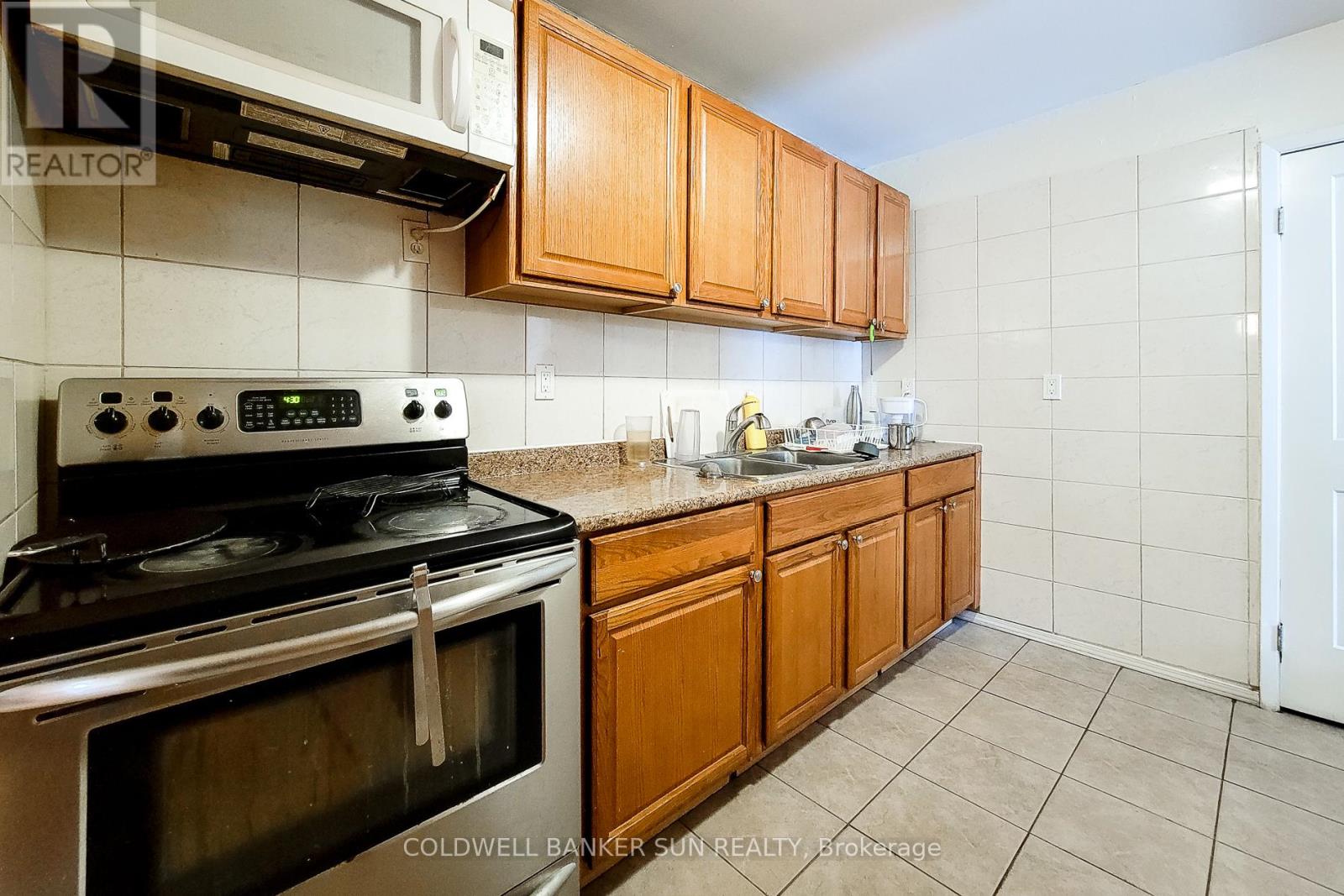 566 Greenhill Avenue, Hamilton, Ontario  L8K 5E8 - Photo 15 - X12175427