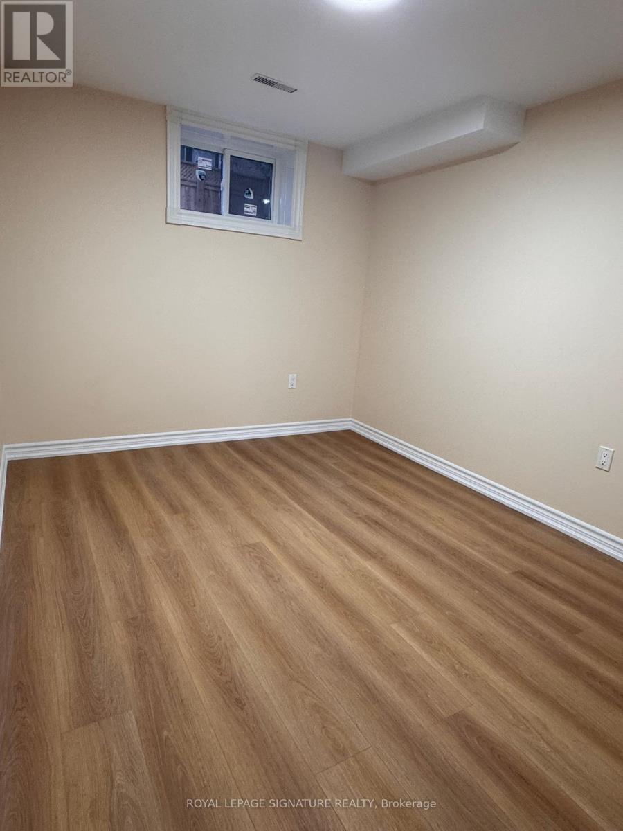 Lower - 1030 Kent Avenue, Oakville, Ontario  L6H 1Z6 - Photo 7 - W12175332