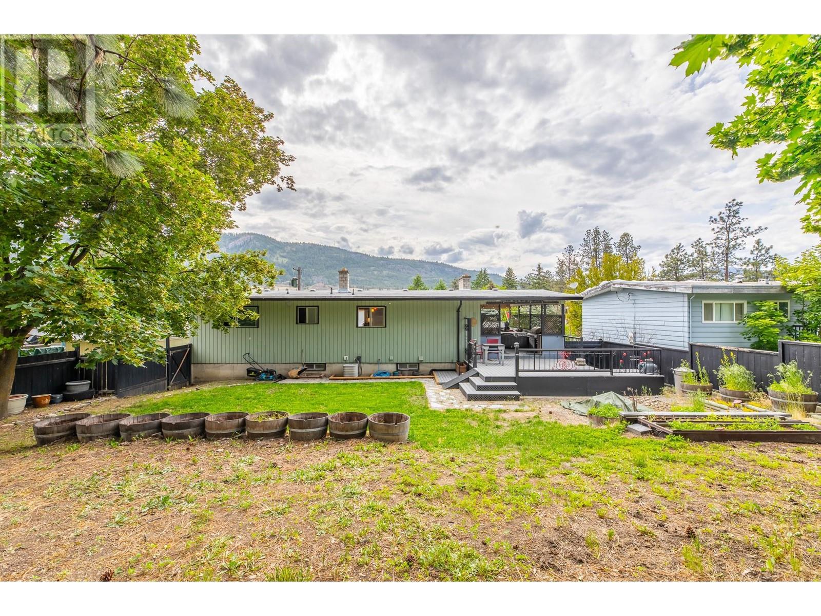 611 East Side Road, Okanagan Falls, British Columbia  V0H 1R5 - Photo 18 - 10348892