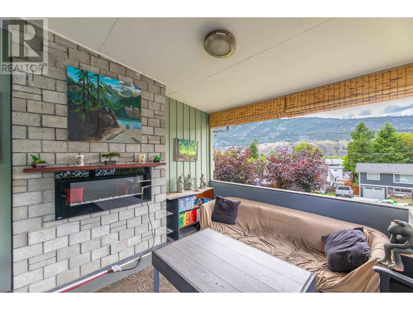 611 East Side Road, Okanagan Falls, British Columbia  V0H 1R5 - Photo 5 - 10348892