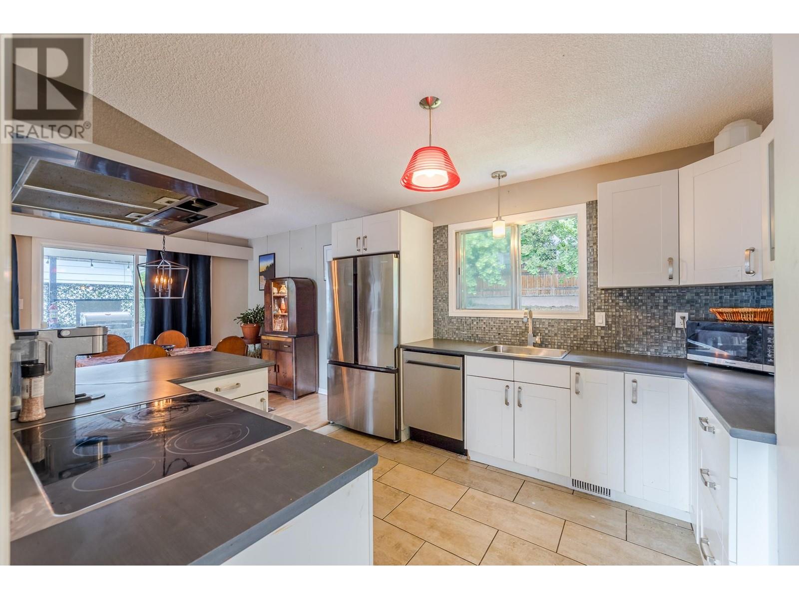611 East Side Road, Okanagan Falls, British Columbia  V0H 1R5 - Photo 7 - 10348892