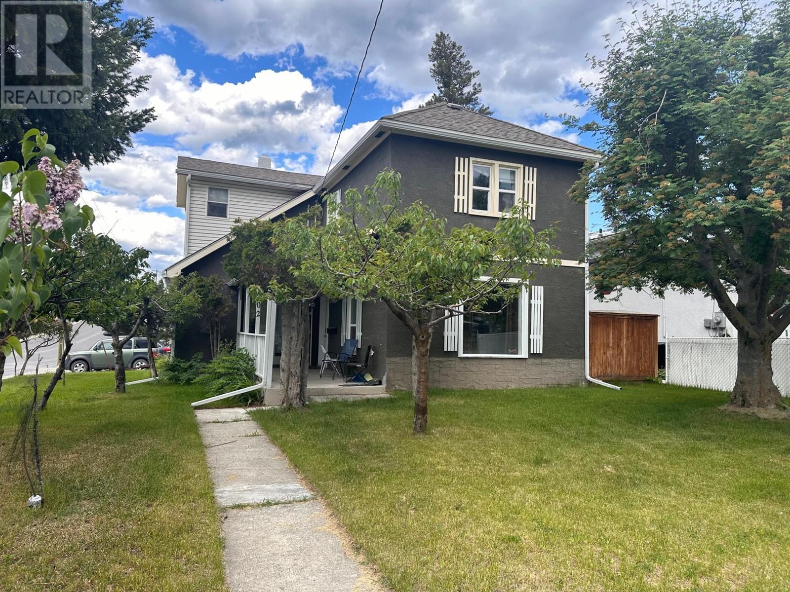 Property at 202 14TH Avenue S image 4
