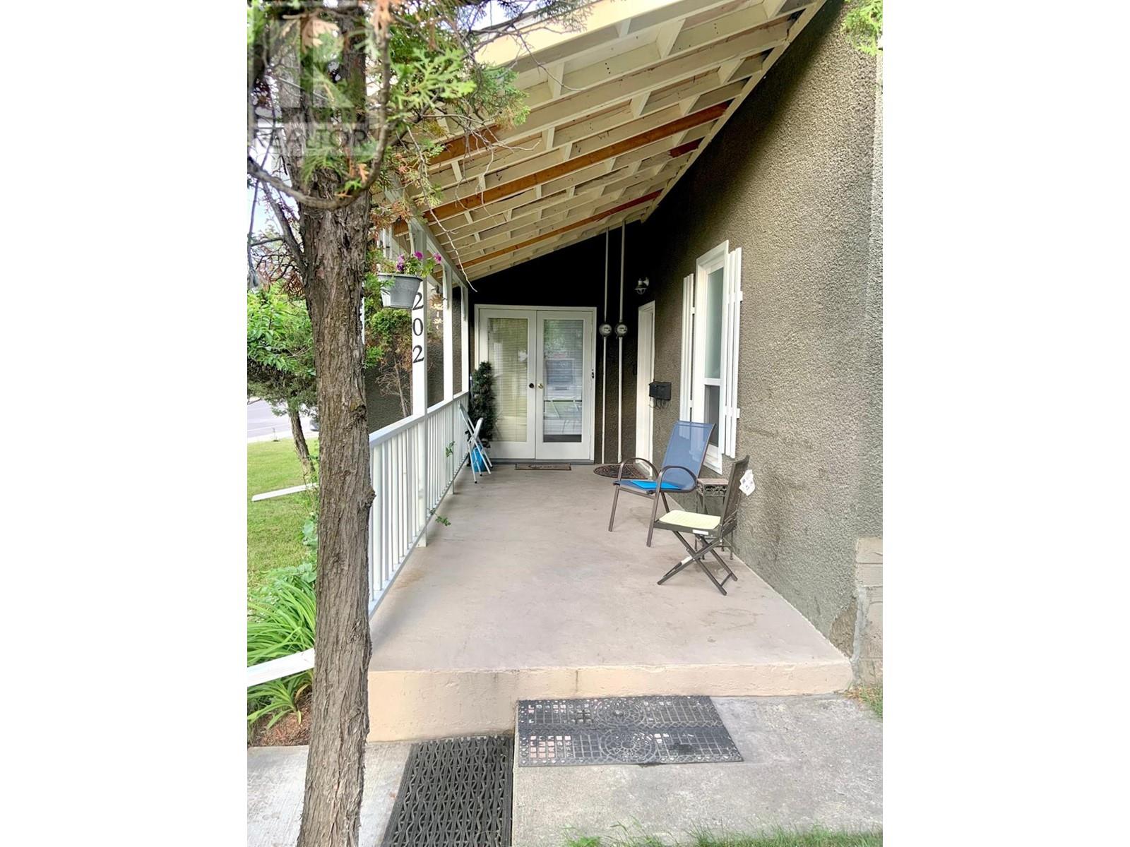Property at 202 14TH Avenue S image 5