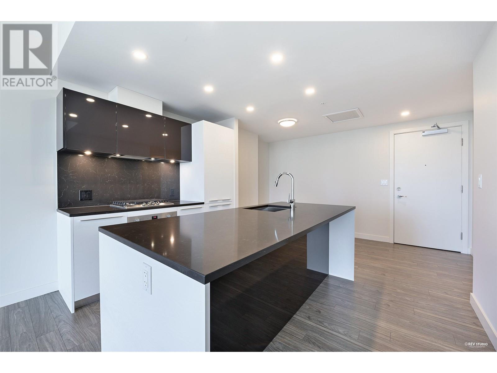 3906 6383 MCKAY AVENUE, Burnaby, British Columbia