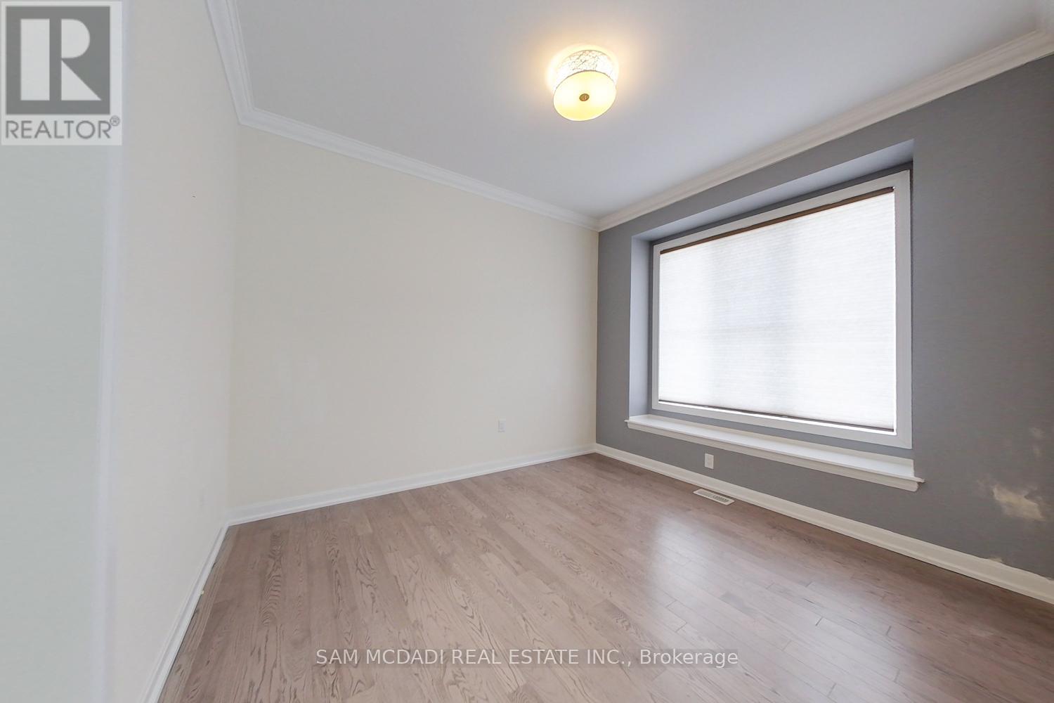 119 Beaveridge Avenue, Oakville, Ontario  L6H 0M6 - Photo 4 - W12176811