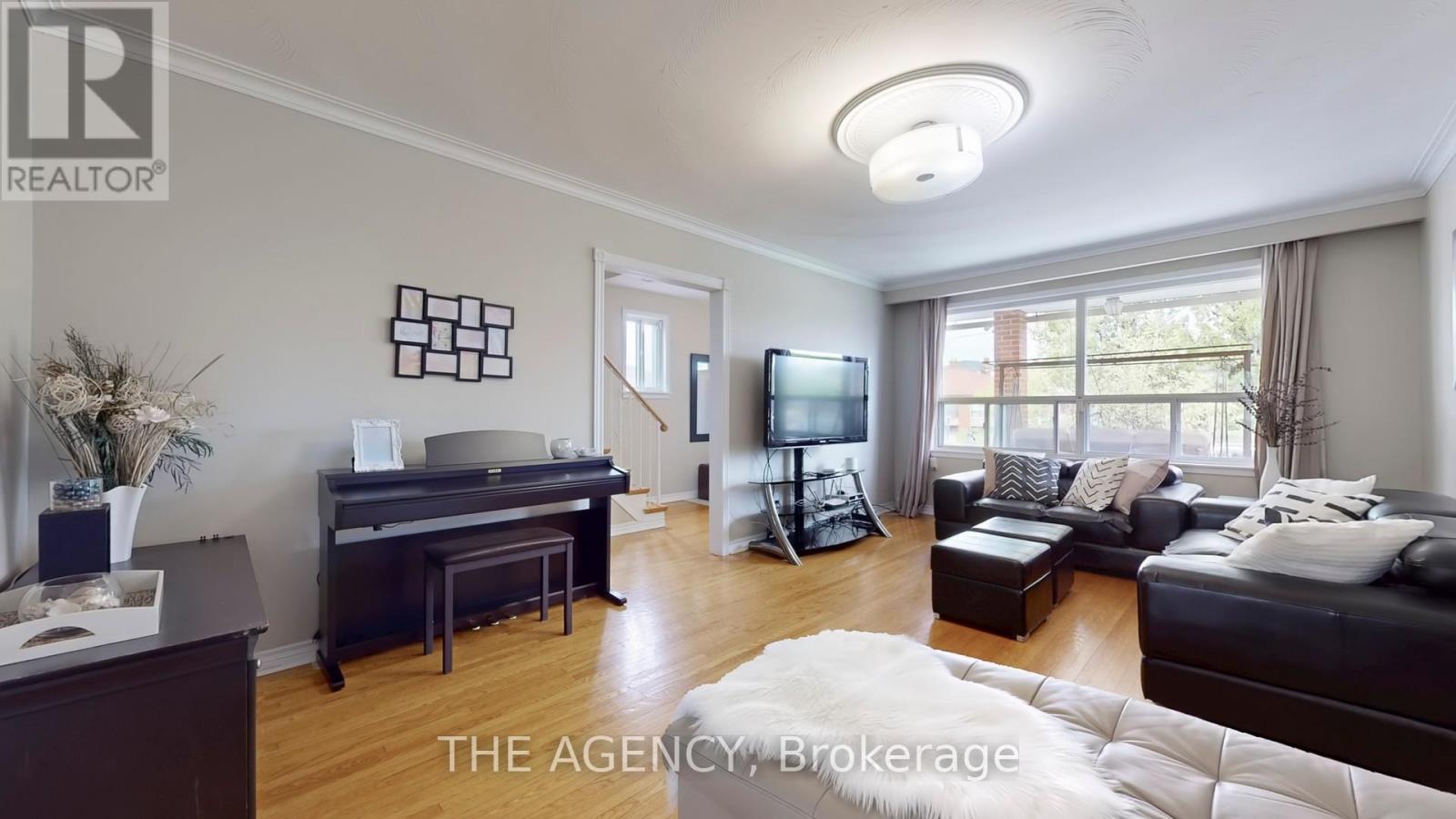 7 Purchase Place, Toronto (Glenfield-Jane Heights), Ontario  M3L 1T9 - Photo 4 - W12176831