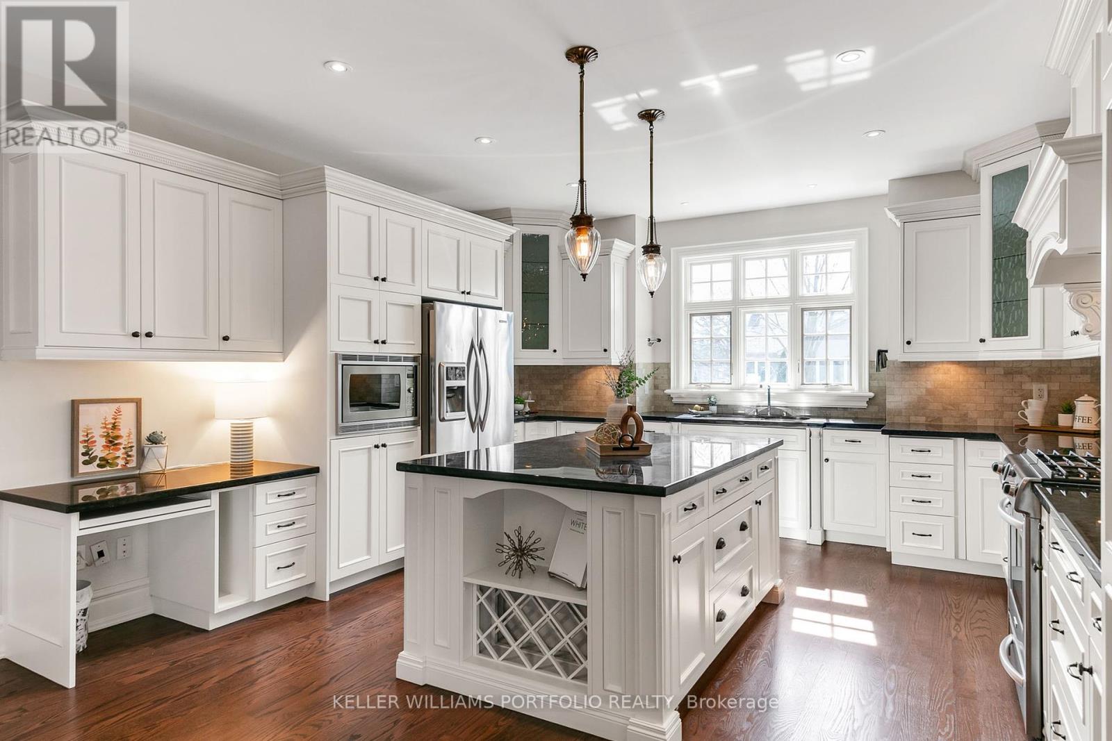4 Maydolph Road, Toronto, Ontario  M9B 1V8 - Photo 10 - W12176855