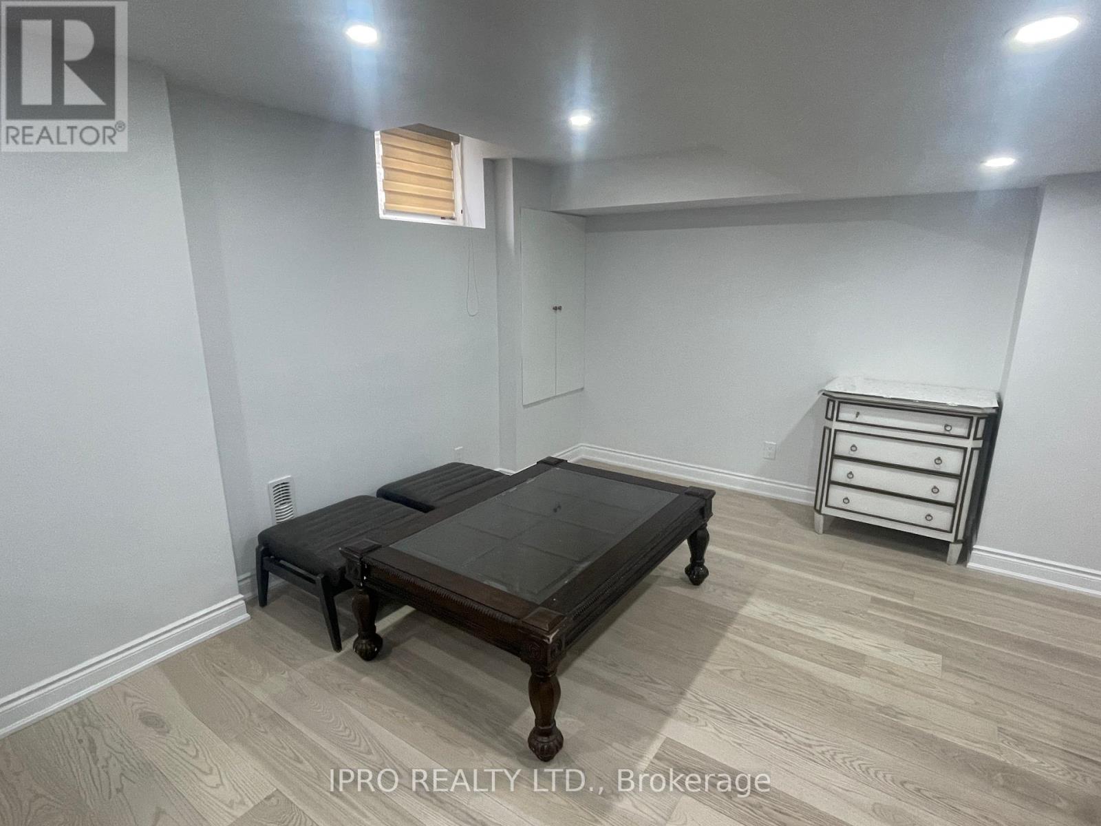 4105 Channing Crescent, Oakville, Ontario  L6H 3R3 - Photo 2 - W12176859
