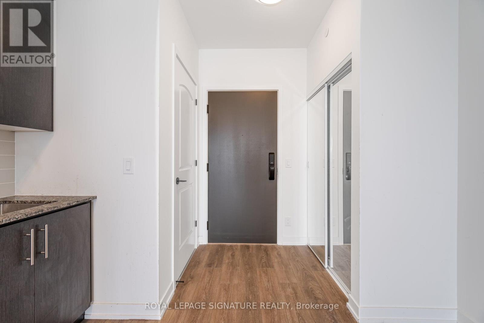 801 - 345 Wheat Boom Drive, Oakville, Ontario  L6H 7X4 - Photo 8 - W12176887