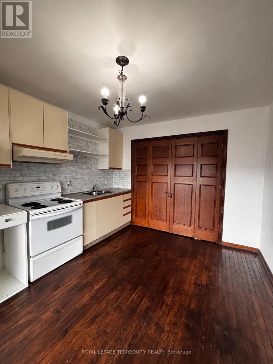 MAIN - 8 CORBY AVENUE, Toronto, Ontario