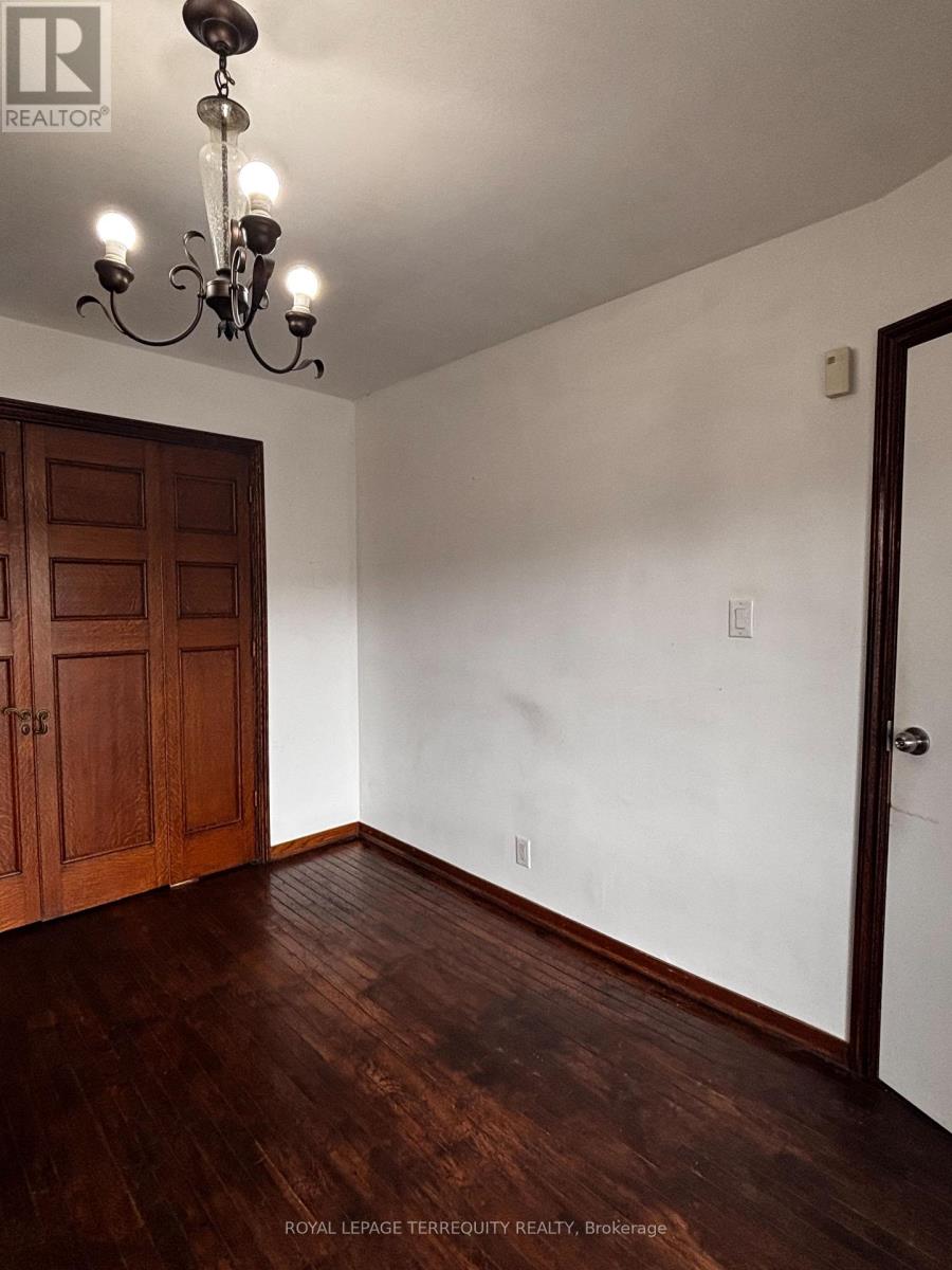 Main - 8 Corby Avenue, Toronto, Ontario  M6E 1V1 - Photo 5 - W12176901