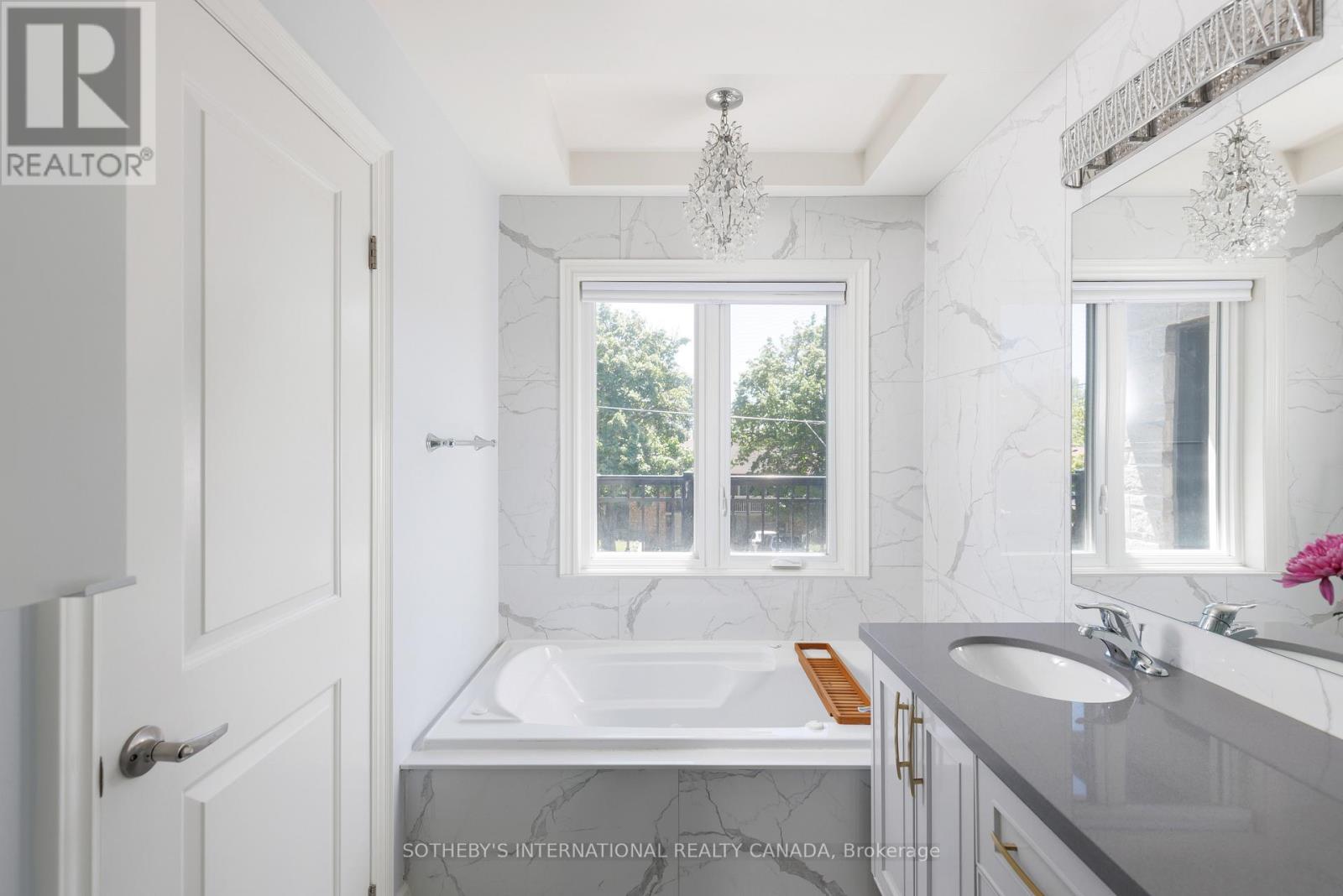 50b Laburnham Avenue, Toronto (Long Branch), Ontario  M8W 1S7 - Photo 29 - W12176931