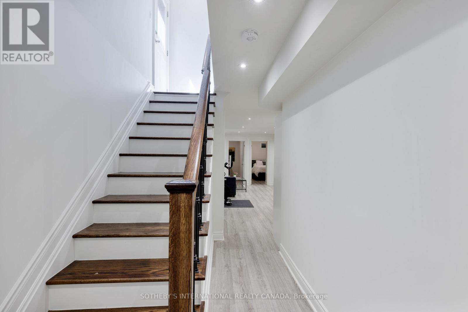 50b Laburnham Avenue, Toronto (Long Branch), Ontario  M8W 1S7 - Photo 39 - W12176931