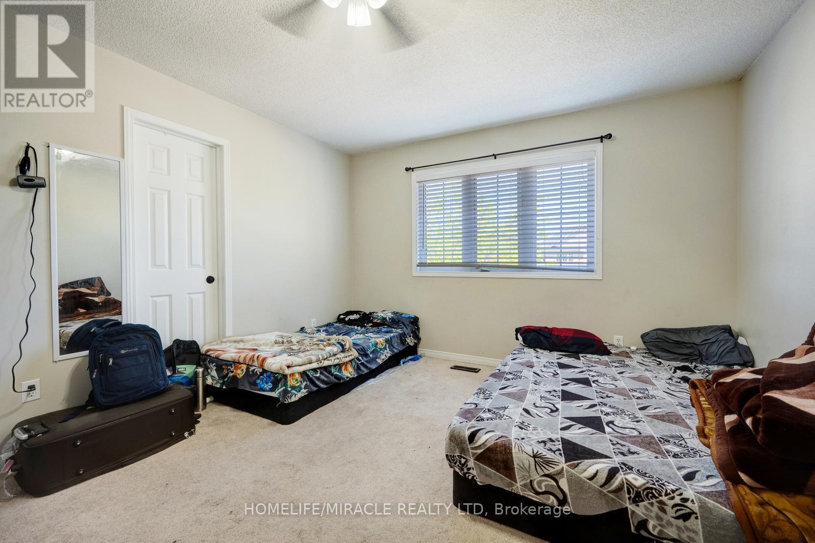 14 Sunny Glen Crescent, Brampton, Ontario  L7A 2C6 - Photo 31 - W12176934