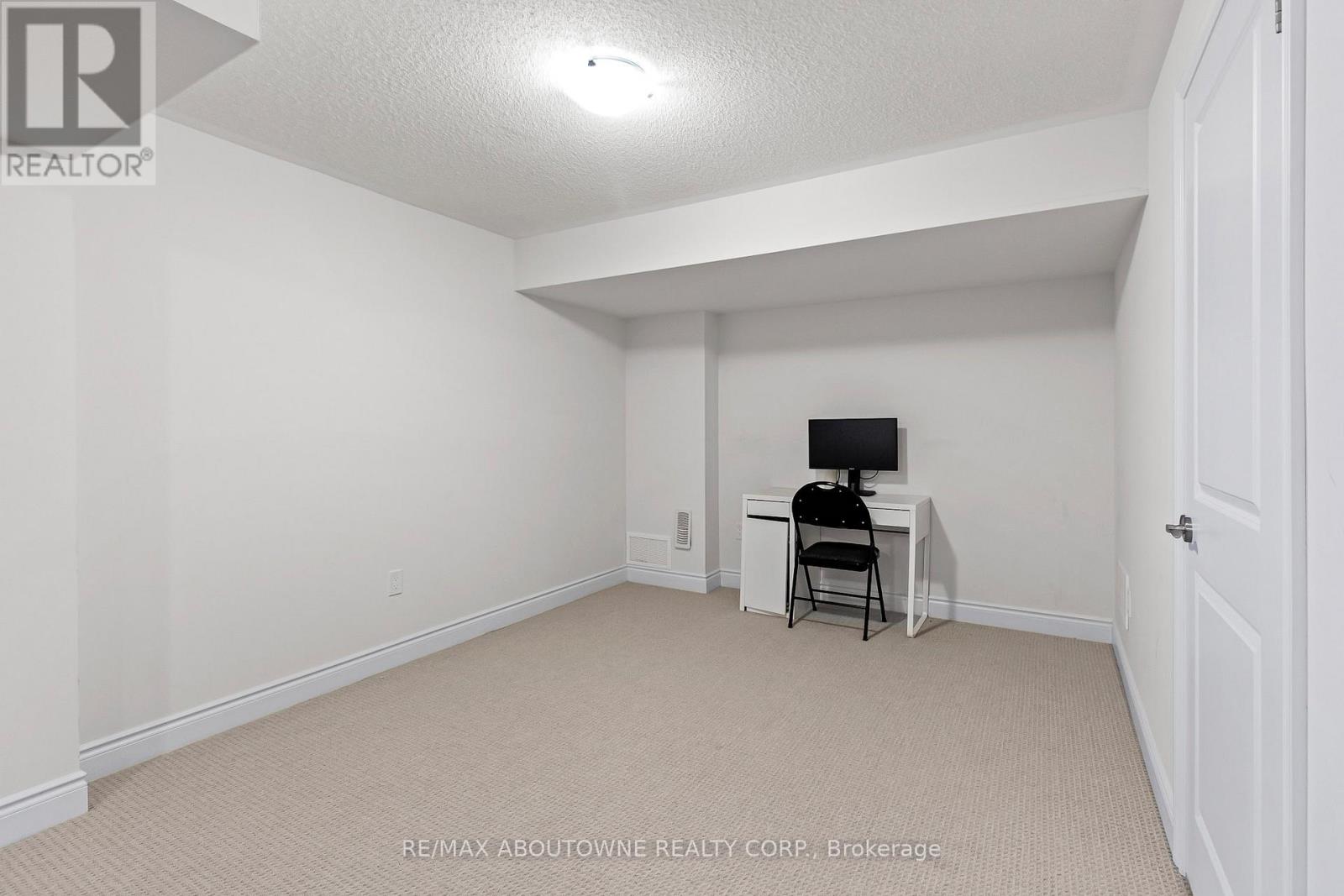 3470 Clayton Trail, Oakville (Go Glenorchy), Ontario  L6H 0Y9 - Photo 37 - W12176947