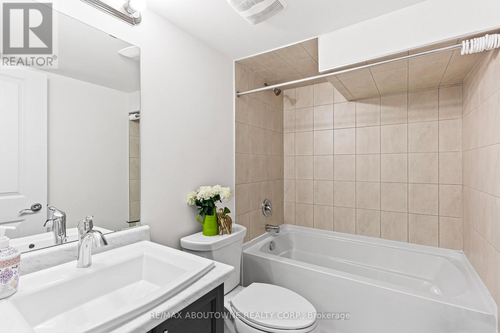 3470 Clayton Trail, Oakville (Go Glenorchy), Ontario  L6H 0Y9 - Photo 38 - W12176947