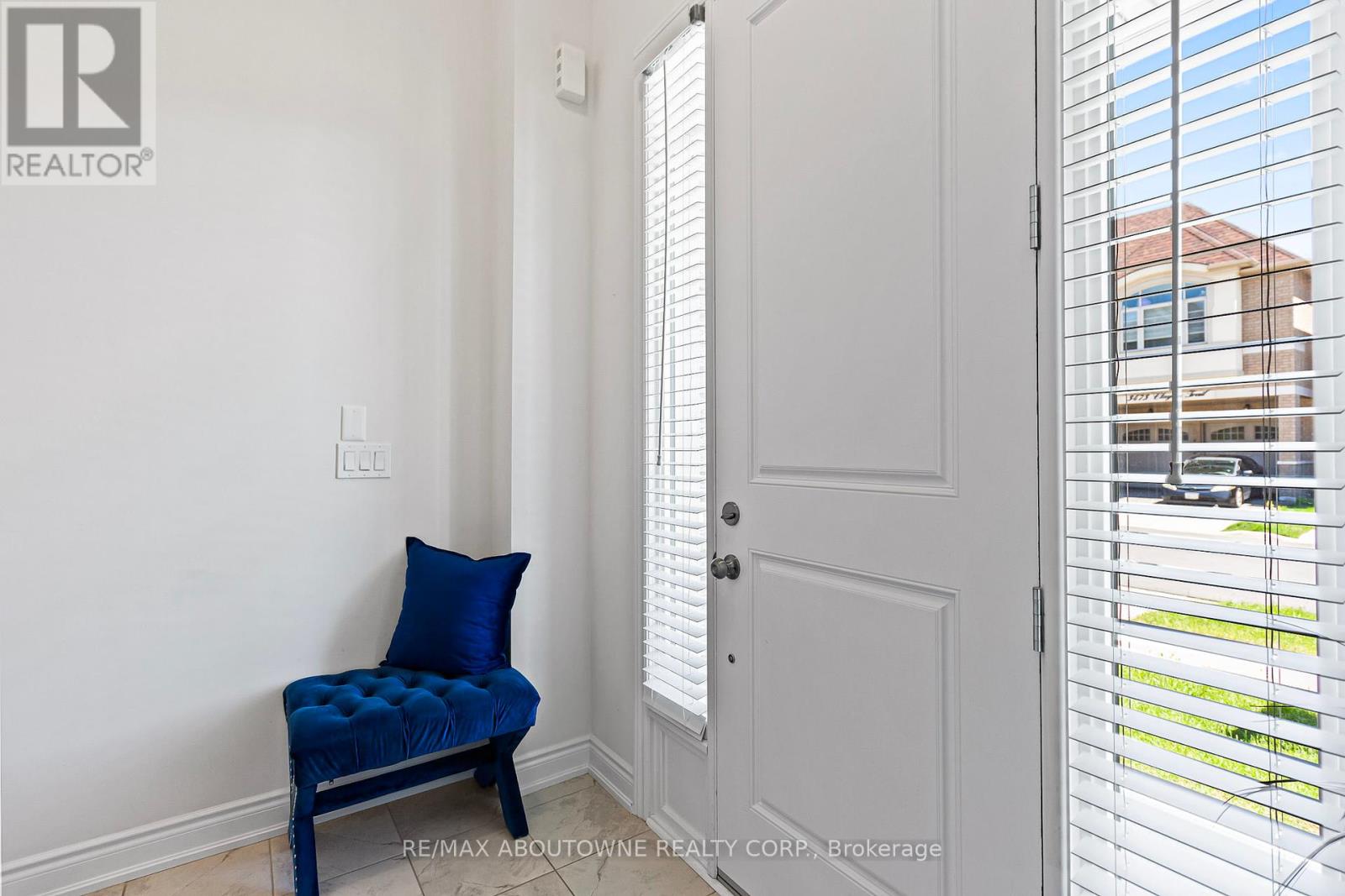 3470 Clayton Trail, Oakville (Go Glenorchy), Ontario  L6H 0Y9 - Photo 5 - W12176947