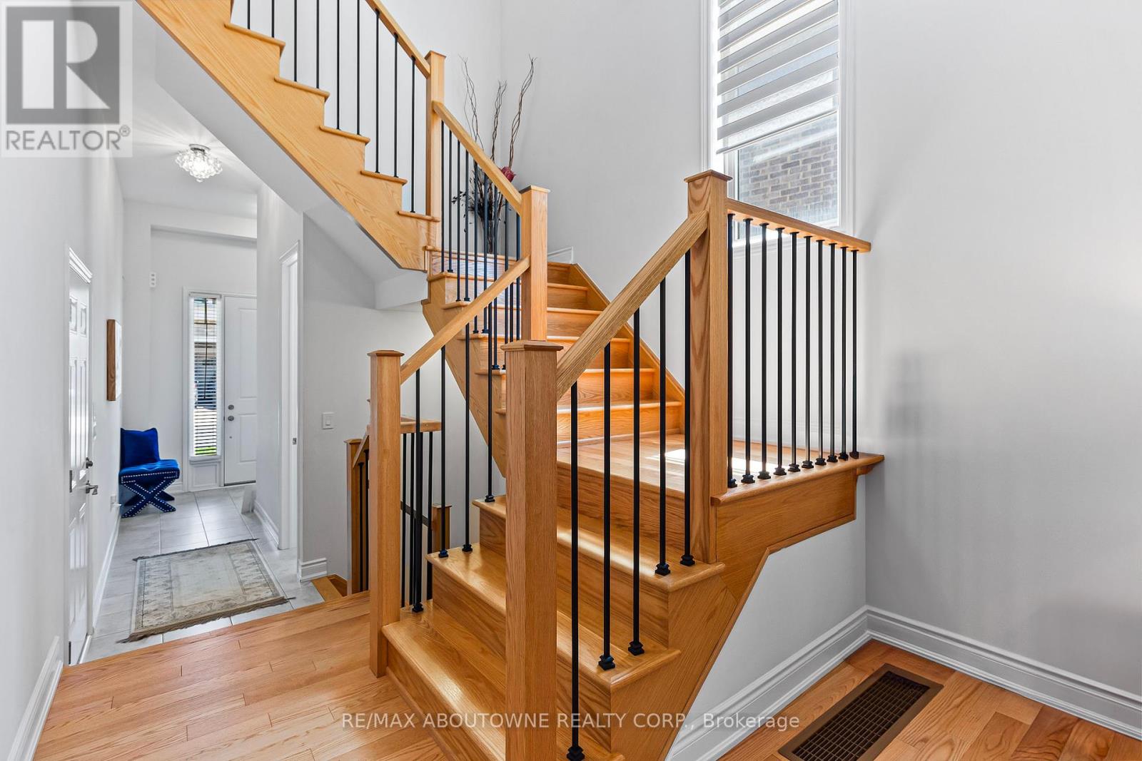3470 Clayton Trail, Oakville (Go Glenorchy), Ontario  L6H 0Y9 - Photo 8 - W12176947