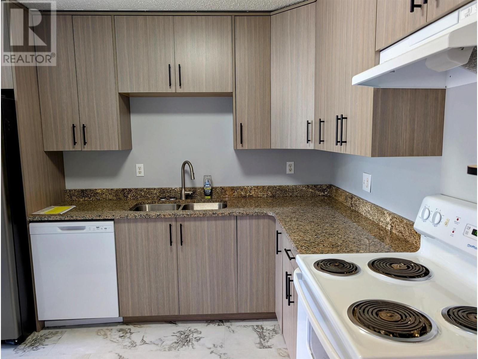 Property at 4296-4298 PUNCHAW CRESCENT image 3