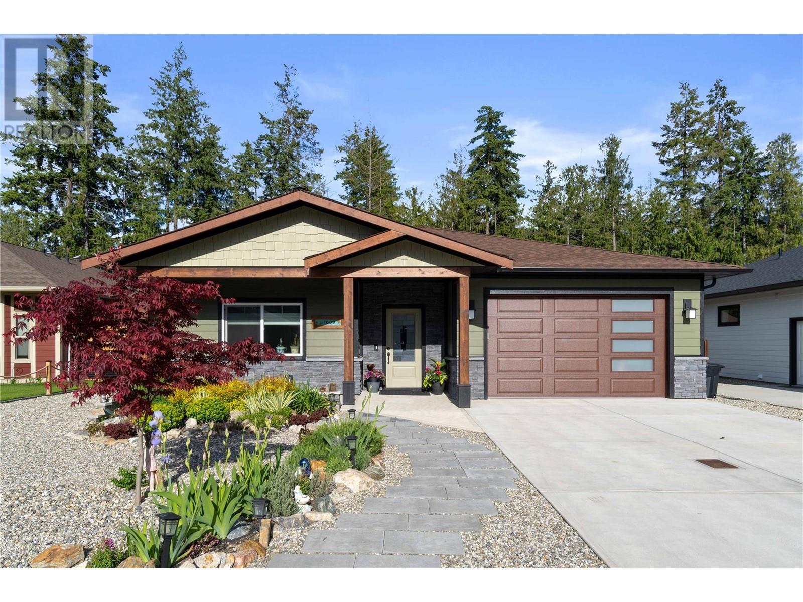 1009 Hemlock Crescent N, Sicamous, BC V0E2V1