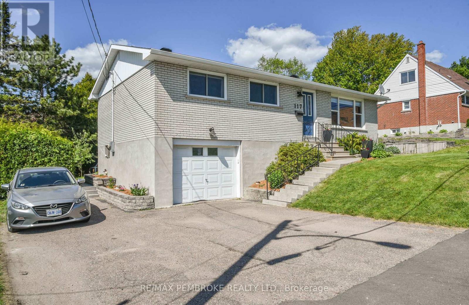 117 Bell Street, Pembroke, Ontario  K8A 2J7 - Photo 2 - X12176988