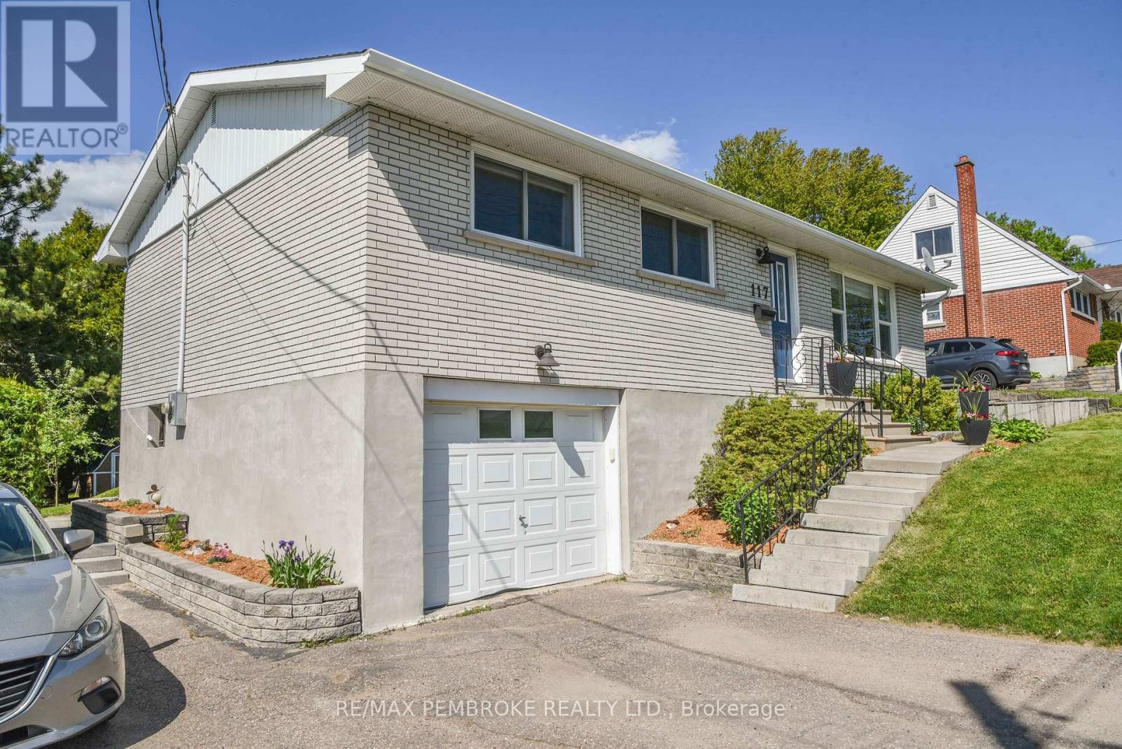 117 Bell Street, Pembroke, Ontario  K8A 2J7 - Photo 4 - X12176988