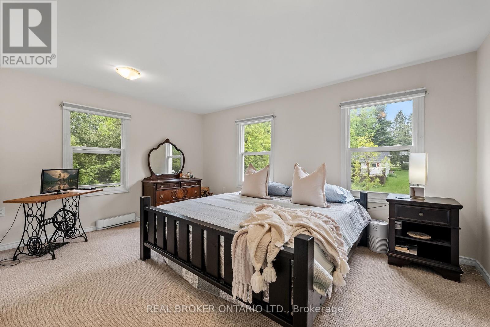 70 Cowans Crescent, Kawartha Lakes, Ontario  K0L 2W0 - Photo 21 - X12176832