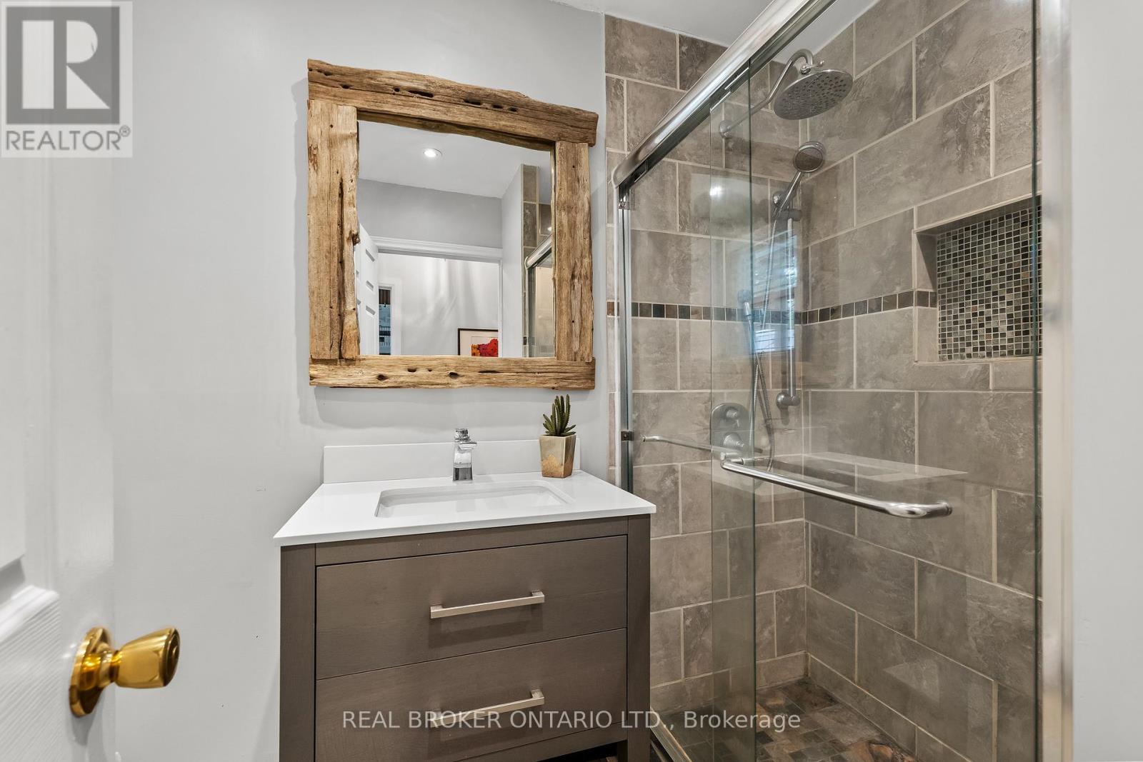 70 Cowans Crescent, Kawartha Lakes, Ontario  K0L 2W0 - Photo 6 - X12176832