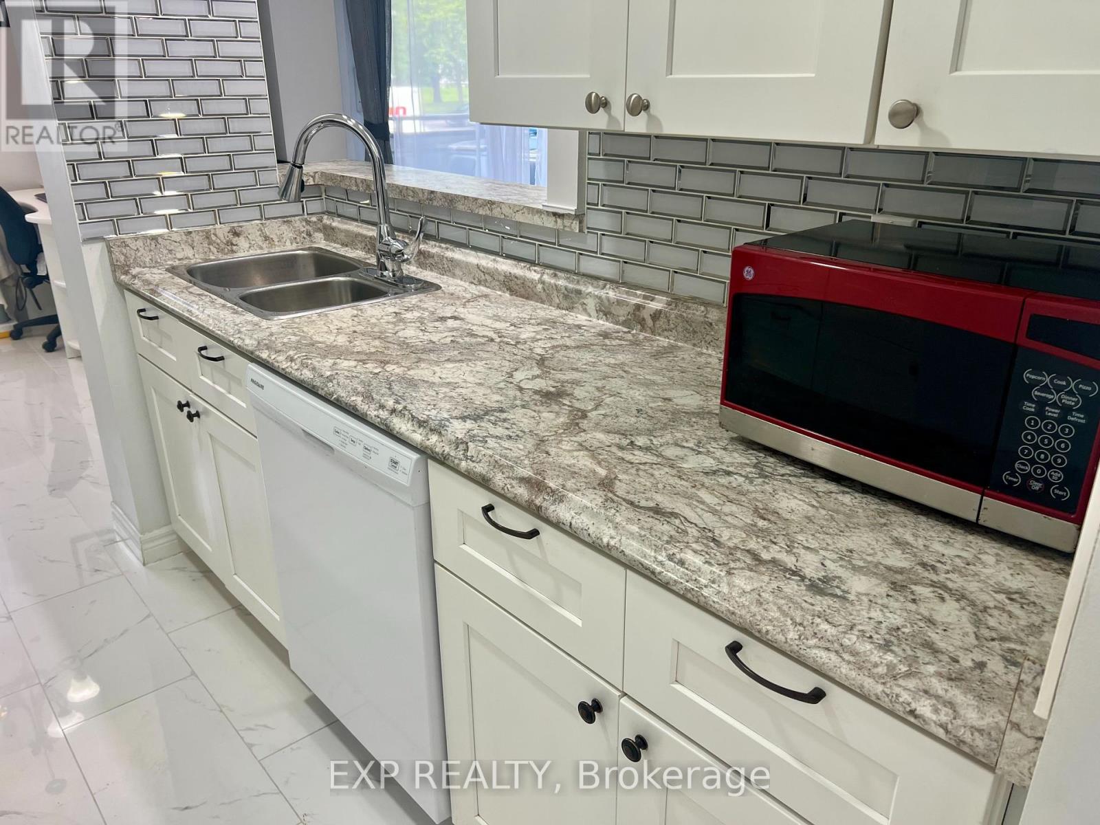 308 - 75 Silvercreek Parkway, Guelph, Ontario  N1H 7R9 - Photo 6 - X12176850