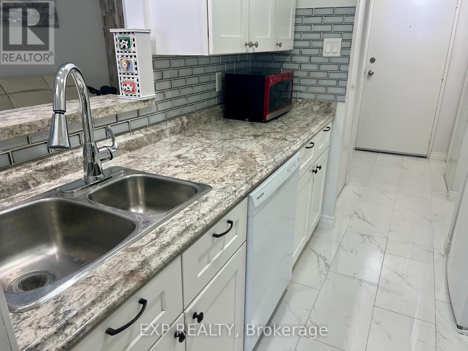 308 - 75 Silvercreek Parkway, Guelph, Ontario  N1H 7R9 - Photo 7 - X12176850