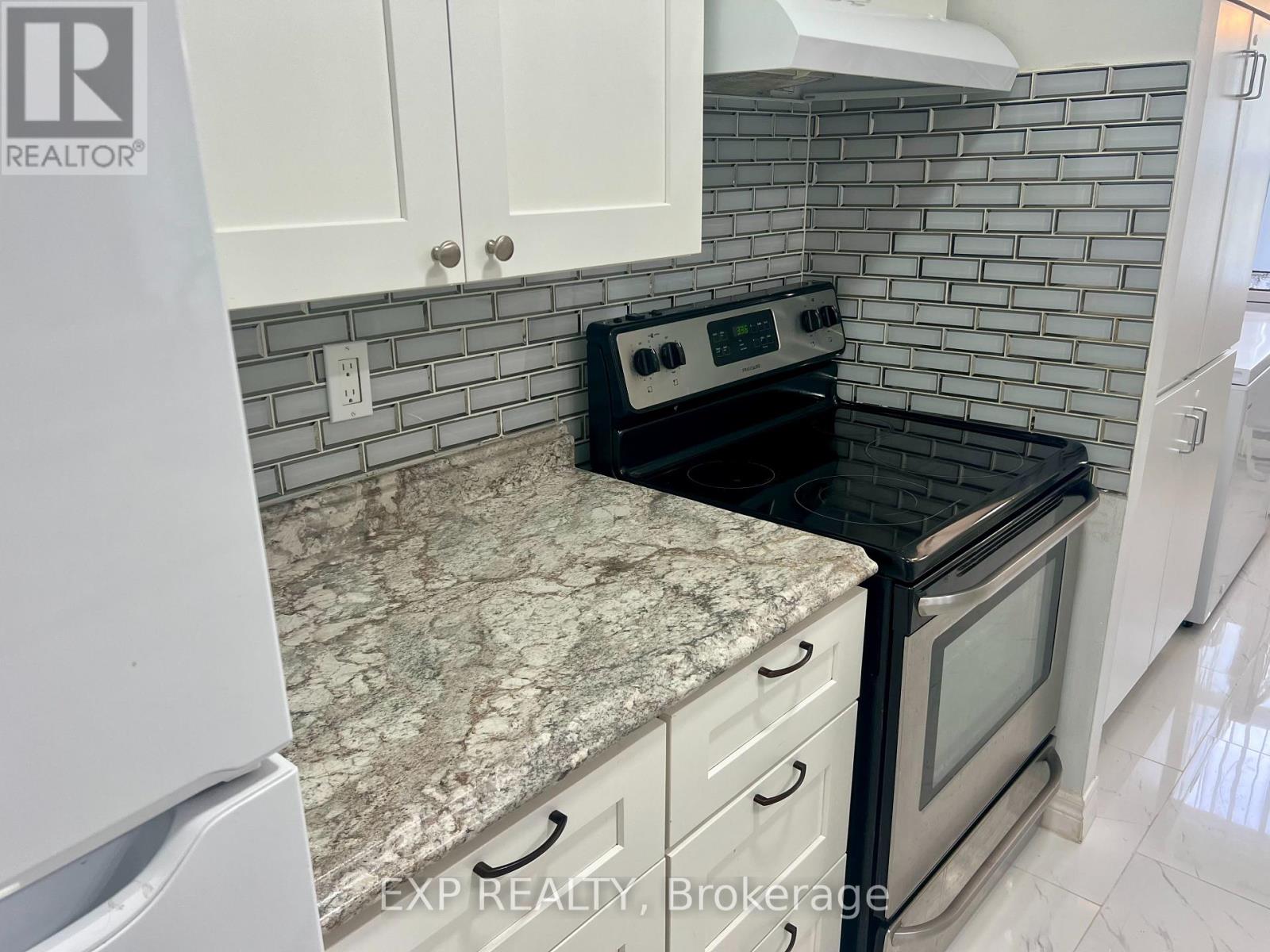 308 - 75 Silvercreek Parkway, Guelph, Ontario  N1H 7R9 - Photo 9 - X12176850
